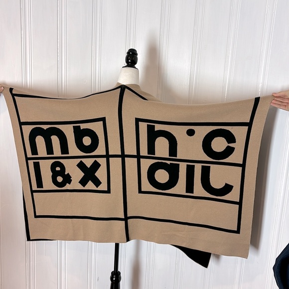 New RABE reversible tan & black poncho - Picture 4 of 9